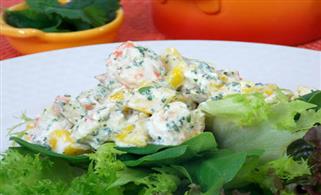 foto da receita Salada com camarão ao molho de iogurte
