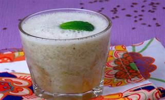 foto da receita Suco de água de coco com morango e kiwi