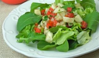 foto da receita Salada de folhas com vinagrete de abacaxi