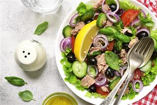 foto da receita Salada grega com sardinha