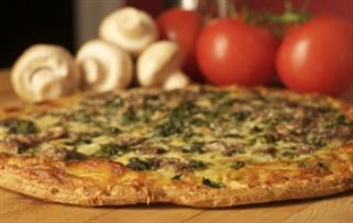 foto da receita Pizza de espinafre com champignon
