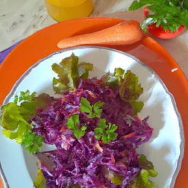Salada de repolho,  cenoura e beterraba