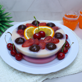 Gelatina com iogurte e frutas