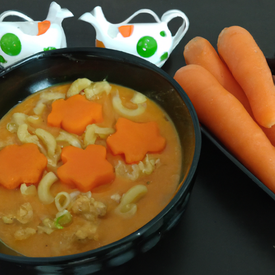 Sopa de cenoura batida e macarrão integral