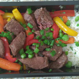 China in box - carne com legumes + arroz colorido