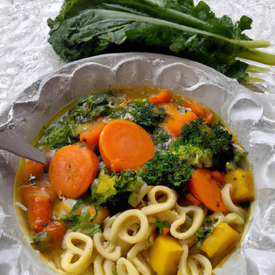 sopa de legumes com macarrão Riva