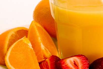 Suco de laranja com morango