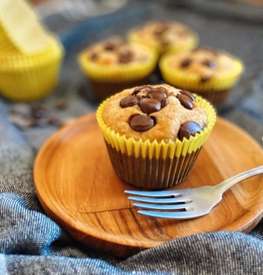 Muffin de banana com gotas de chocolate fit